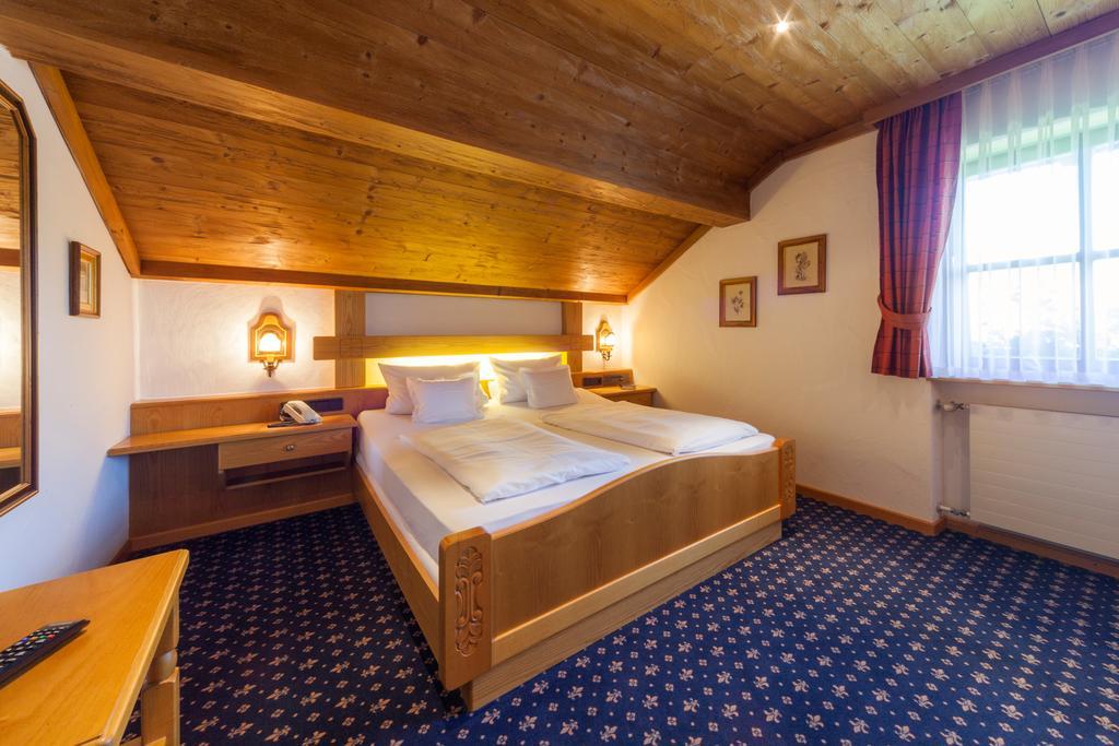 Hotel Alpina Hagnau am Bodensee Kamer foto