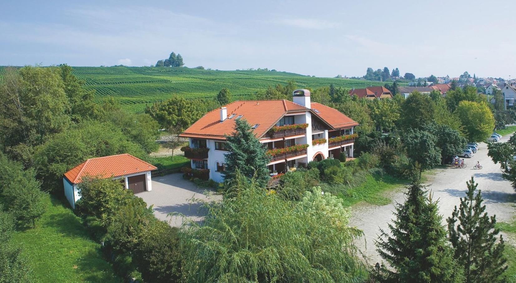 Hotel Alpina Hagnau am Bodensee Buitenkant foto