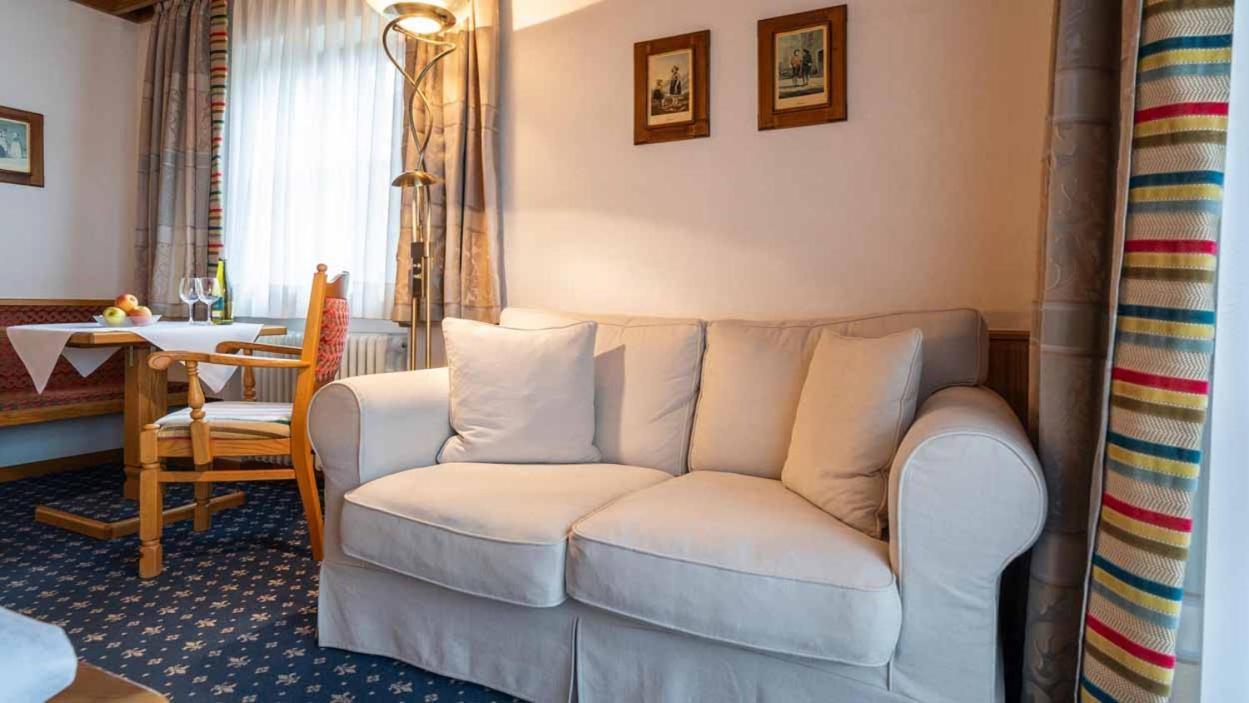 Hotel Alpina Hagnau am Bodensee Buitenkant foto