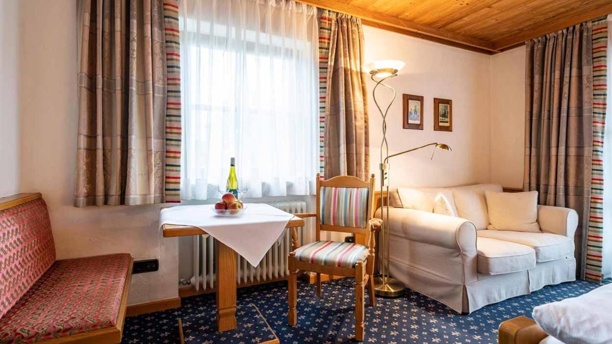 Hotel Alpina Hagnau am Bodensee Buitenkant foto