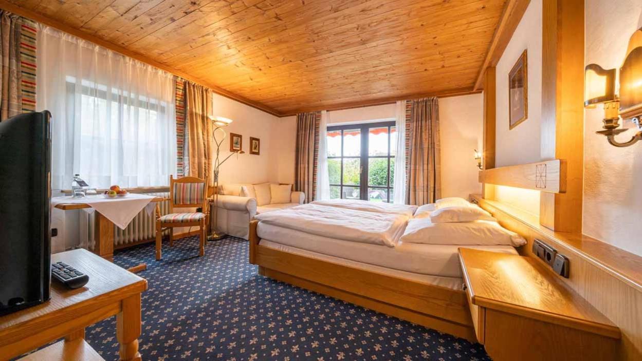 Hotel Alpina Hagnau am Bodensee Buitenkant foto