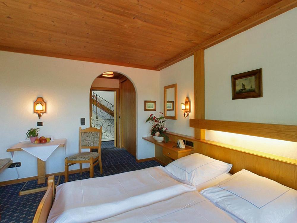 Hotel Alpina Hagnau am Bodensee Kamer foto
