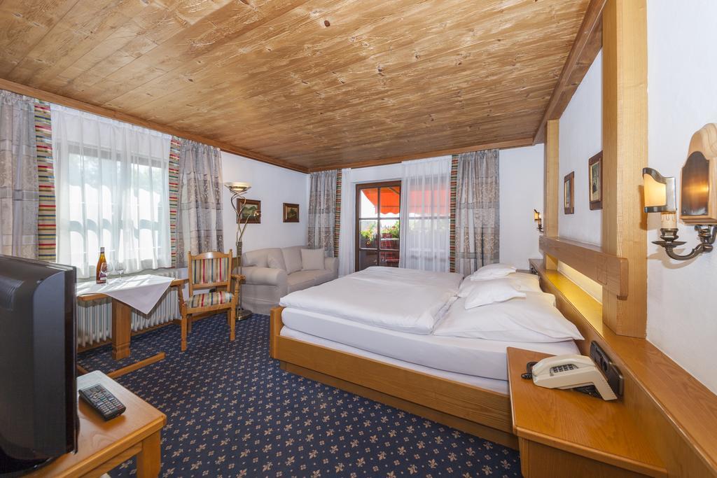 Hotel Alpina Hagnau am Bodensee Buitenkant foto