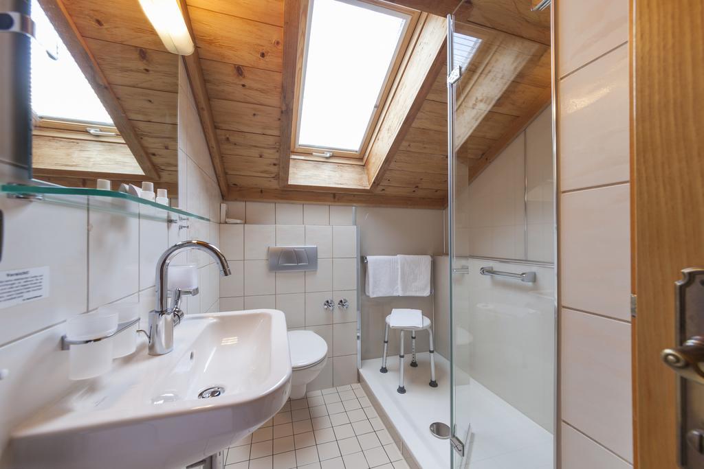 Hotel Alpina Hagnau am Bodensee Buitenkant foto