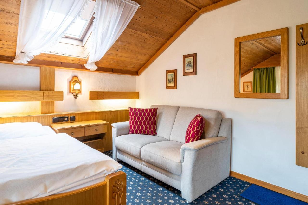 Hotel Alpina Hagnau am Bodensee Buitenkant foto